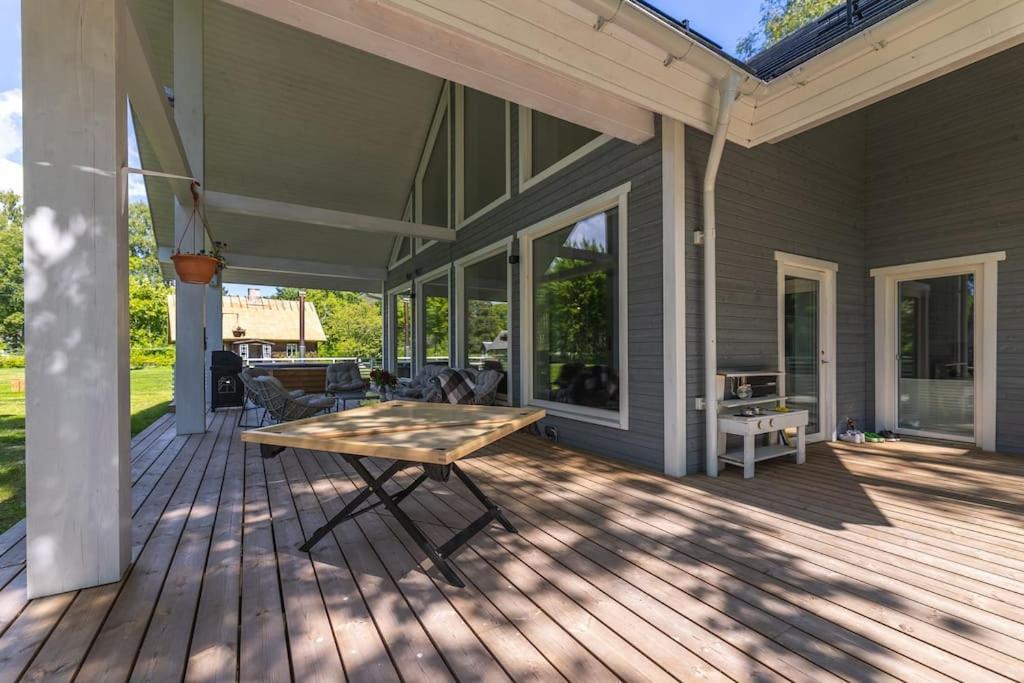 Modern Villa With Sauna & Hot Tub Hiiumaa Exteriér fotografie